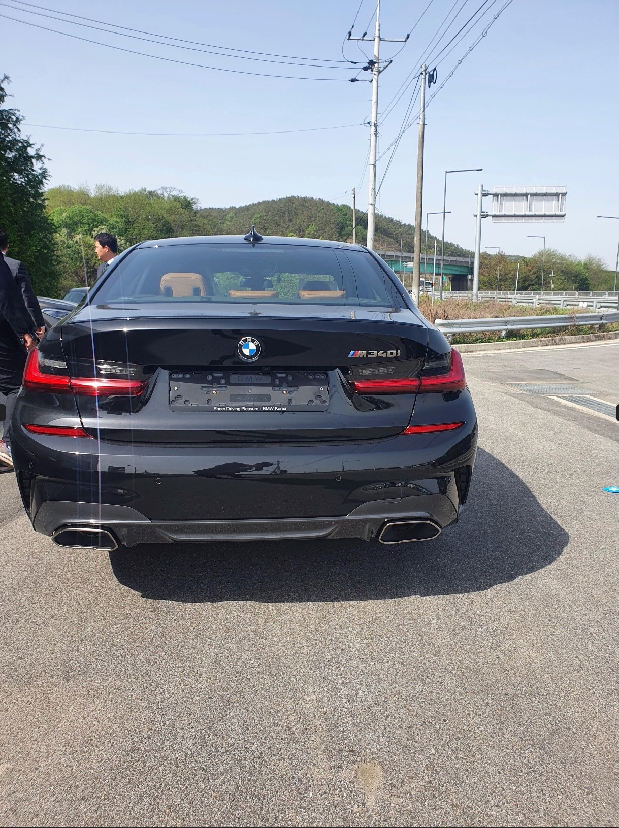 M340i 후면