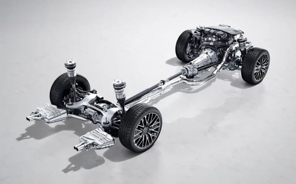 벤츠 차량의 섀시 구조를 보여주는 사진. 엔진, 서스펜션, 바퀴가 분리된 형태로 보입니다.