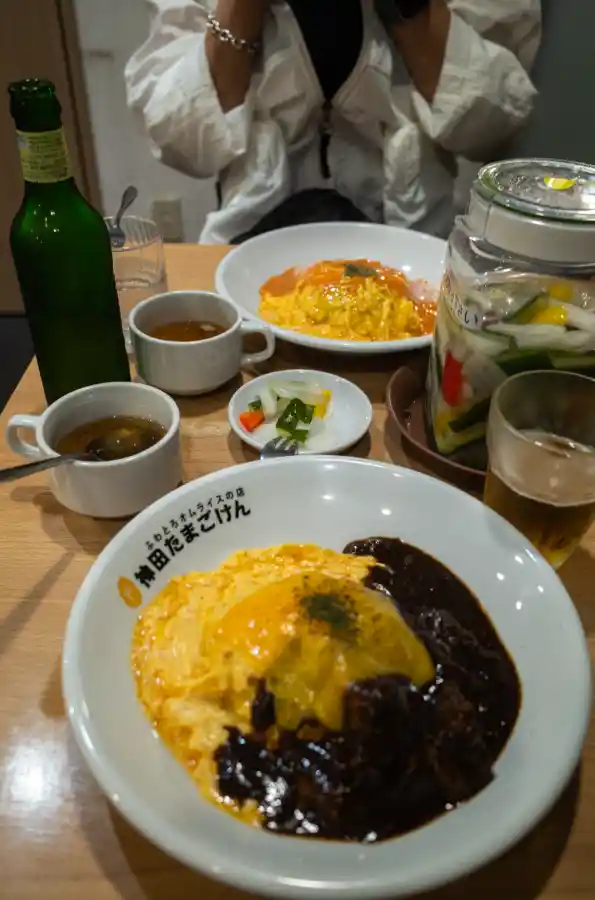 칸다 타마고켄 치즈 오므라이스와 해시라이스 소스, 리코 GR2로 촬영한 일본 오므라이스 요리