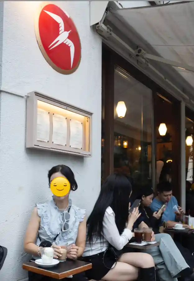 푸글렌 도쿄 시부야점 야외 테이블, 라이트 로스팅 커피와 북유럽 감성