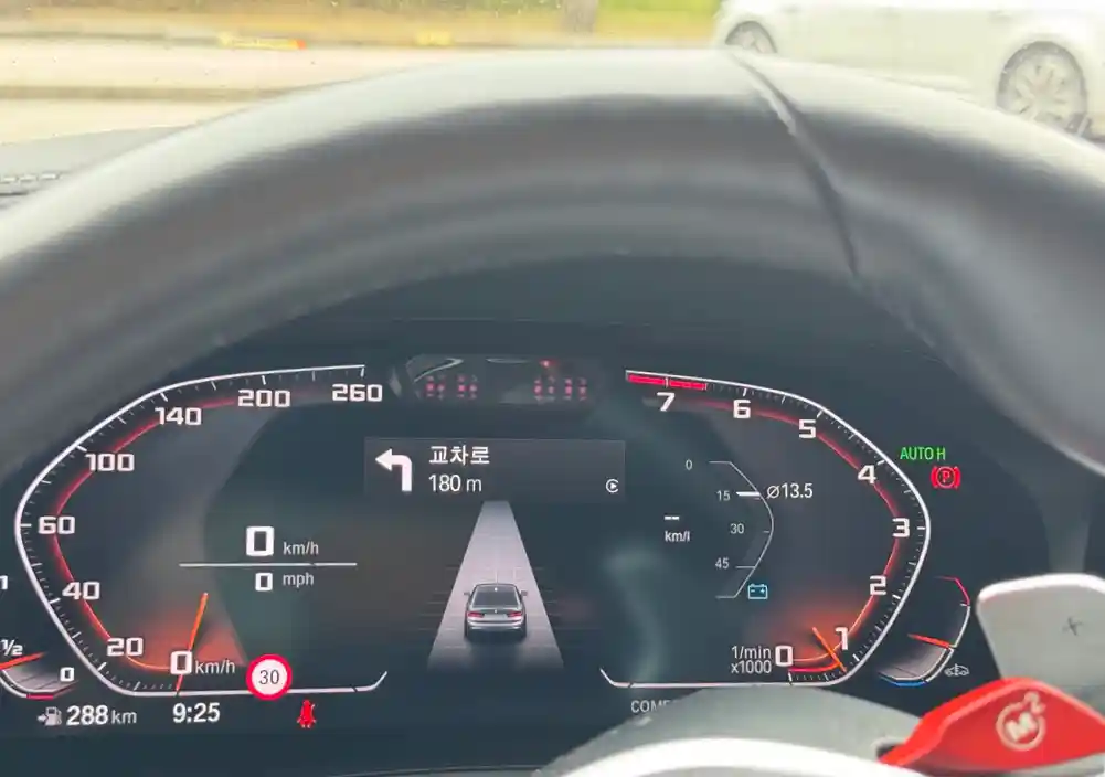 BMW M340i 계기판 컴포트 모드 실연비 13.5km/l 288km 주행 9시 25분