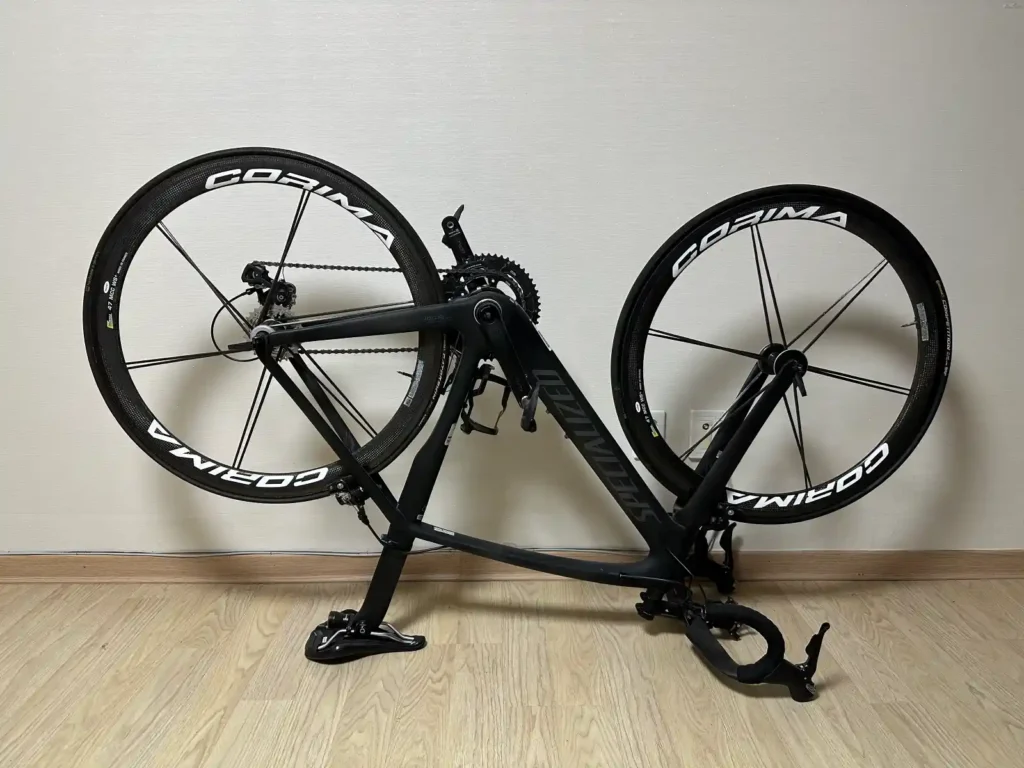 TACO의 스페셜라이즈드 벤지 엘리트 에어로 로드바이크, 코리마 휠셋