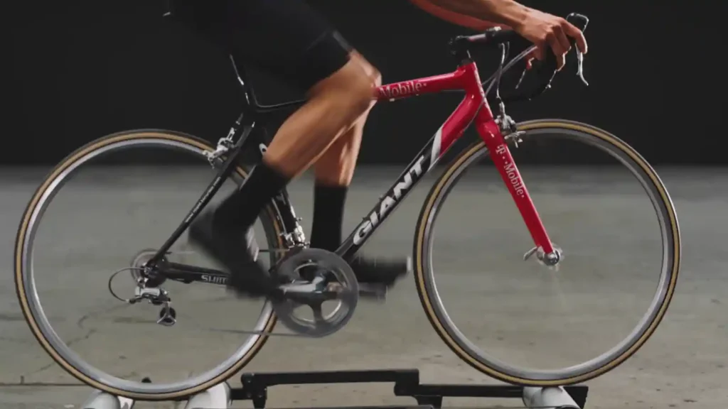 자이언트 T-Mobile 팀의 TCR 구형 모델, 슬로핑 지오메트리의 초기 로드바이크