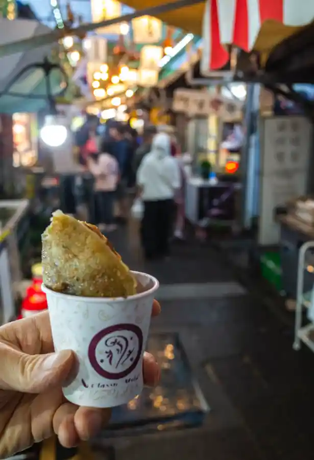 교동도 대룡시장 아이스크림 호떡 근접 스냅, 제 손에 들린 따끈한 호떡