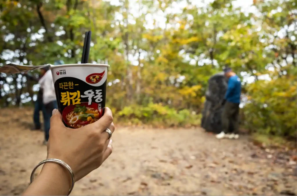 주왕산 주봉 정상에서 먹는 컵라면