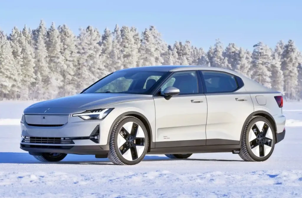 북유럽 설원 위에 선 폴스타 2, 전기 퍼포먼스 브랜드의 첫 양산 전기차