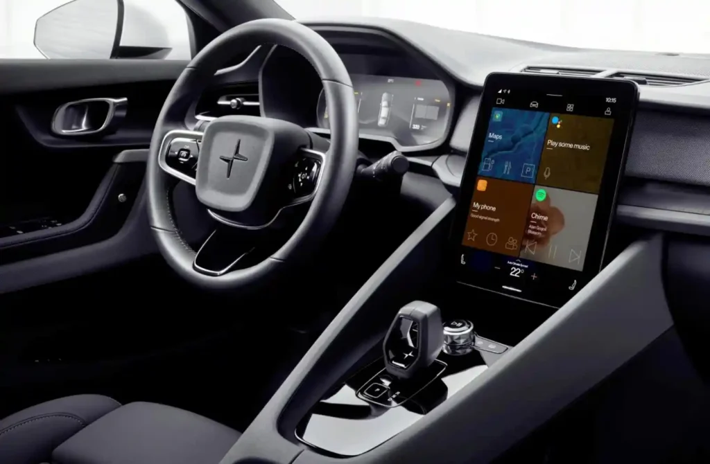 폴스타 2의 미니멀한 인테리어, 대형 디스플레이와 스칸디나비아 디자인이 어우러진 실내 공간