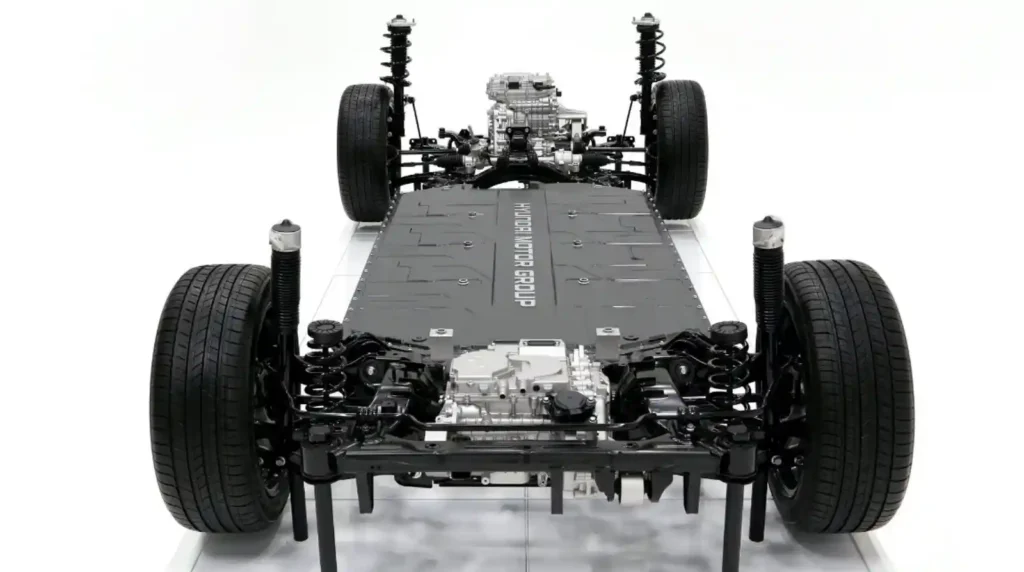 현대차그룹 eM 전기차 플랫폼 구조 - 배터리팩, 전기모터, 서스펜션 통합 설계
