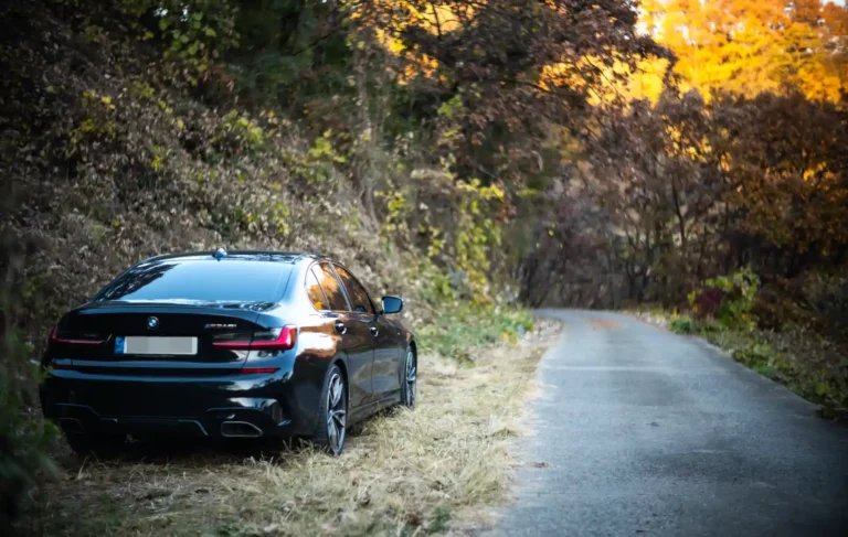 BMW M340i 출퇴근용 실사용 후기, 도로 위 M340i 후면 주행 모습