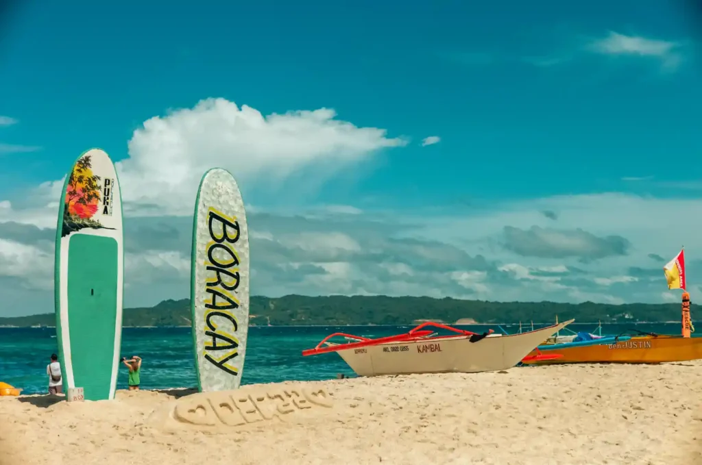 라이카 녹티룩스 50mm f/1.2로 촬영한 보라카이 해변 - 왜곡 없는 자연스러운 원근감