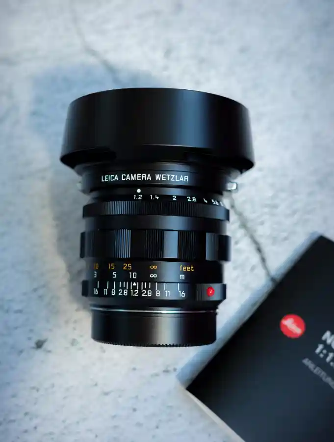 라이카 녹티룩스 50mm f/1.2 빈티지 렌즈 - WETZLAR 각인과 블랙 페인트 마감