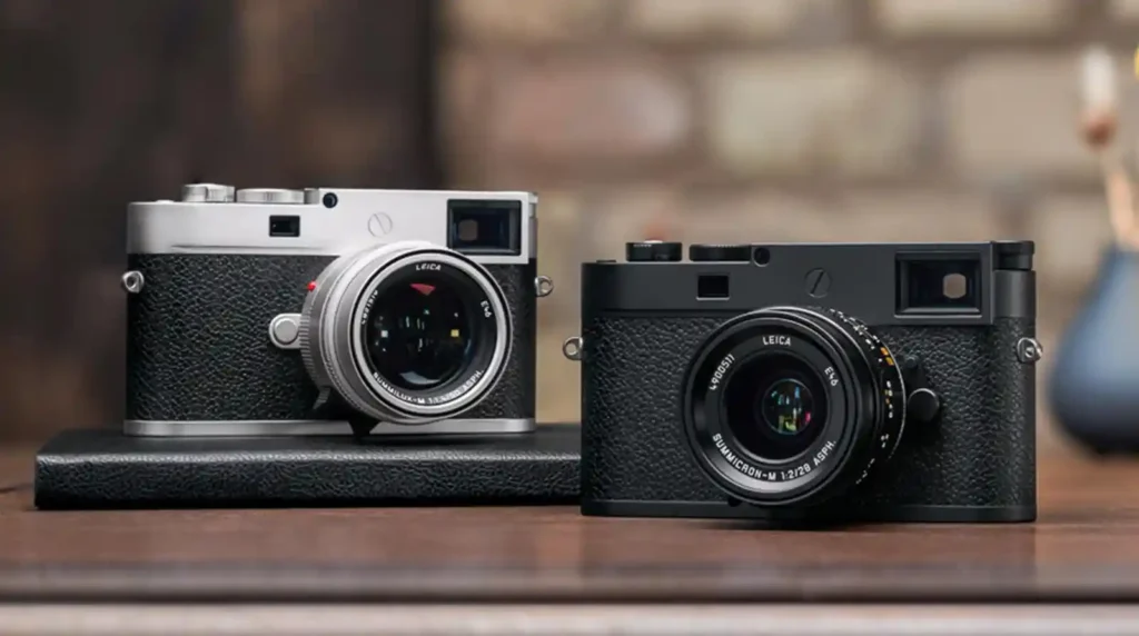 라이카 M11-P 실버 바디와 블랙 바디 나란히 비교 붉은 점 없는 디자인