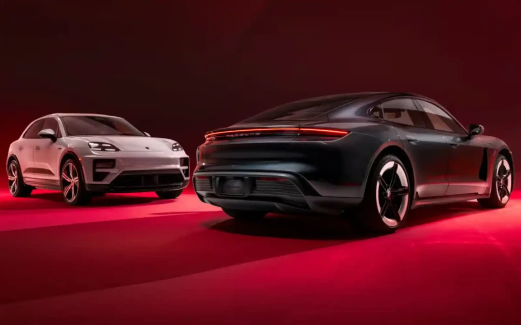 포르쉐 전기차 라인업 - 타이칸과 마칸 EV가 나란히 선 모습