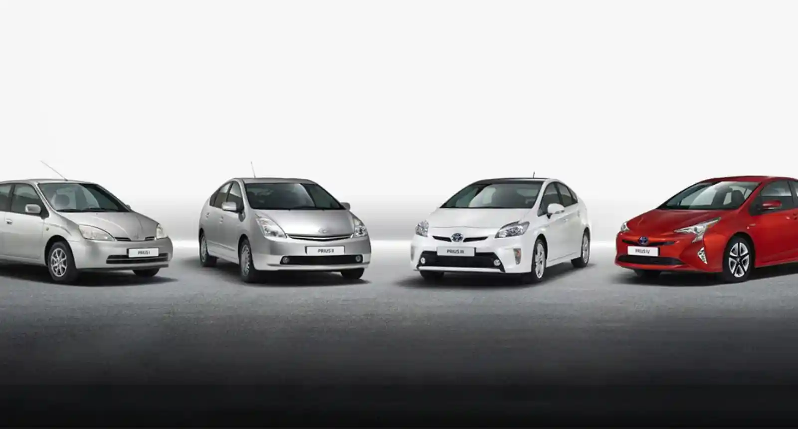 토요타 프리우스 1세대부터 4세대까지 세대별 진화 과정. 1997년 첫 하이브리드 양산차부터 최신 모델까지 25년간의 디자인과 기술 발전을 보여주는 라인업