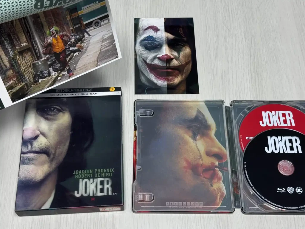 영화 조커 4K UHD 스틸북 전체 구성, 풀슬립 아웃케이스, 스틸북 메탈 케이스, 디스크, 아트 카드 포함