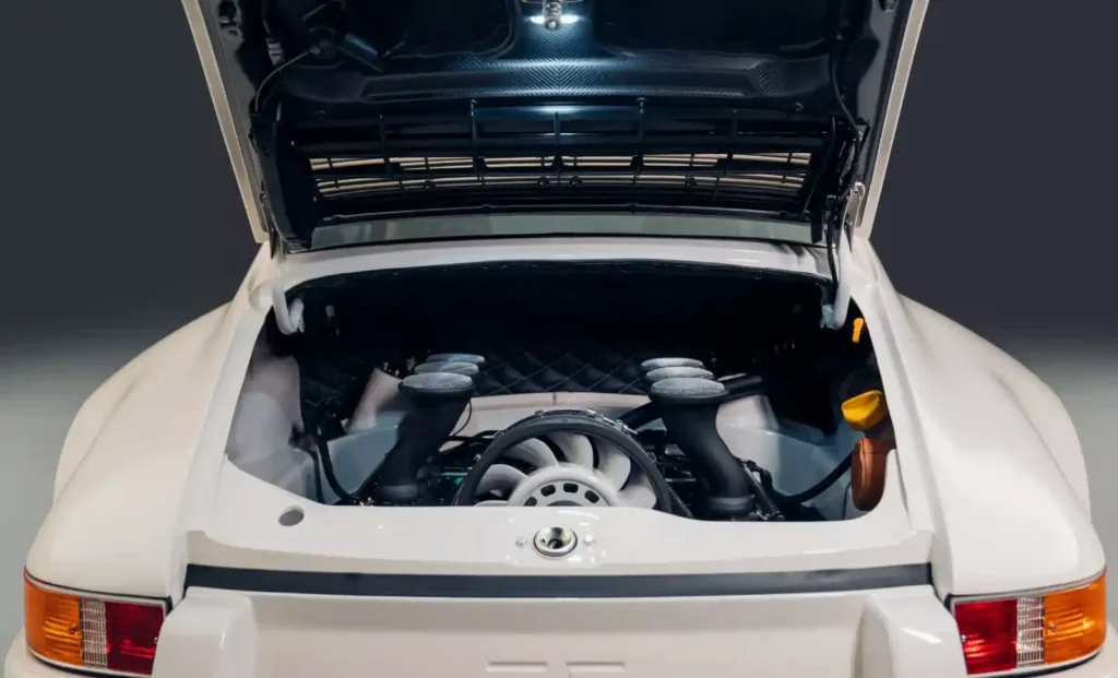 Theon Design 911 공랭 엔진룸 – 카본 후드와 3.6L 플랫식스