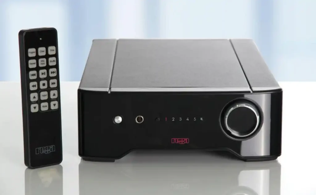 Rega Brio 인티앰프 본체와 리모컨 – 300만원 하이파이 입문 앰프 추천 중고 구성