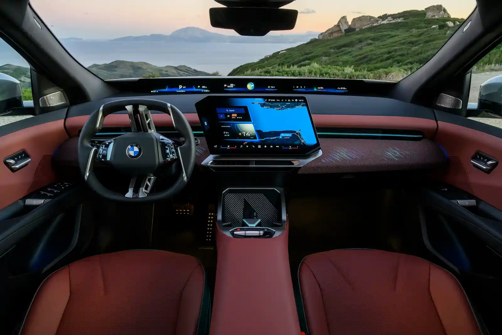 BMW iX3 실내 — BMW Panoramic iDrive와 17.9인치 중앙 디스플레이