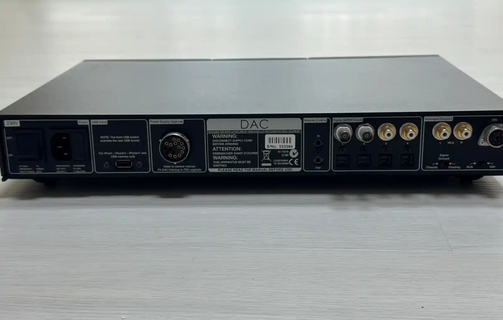 네임 nDAC 후면 디지털 입력 단자 구성 — BNC×2, RCA Coax×2, Toslink×4